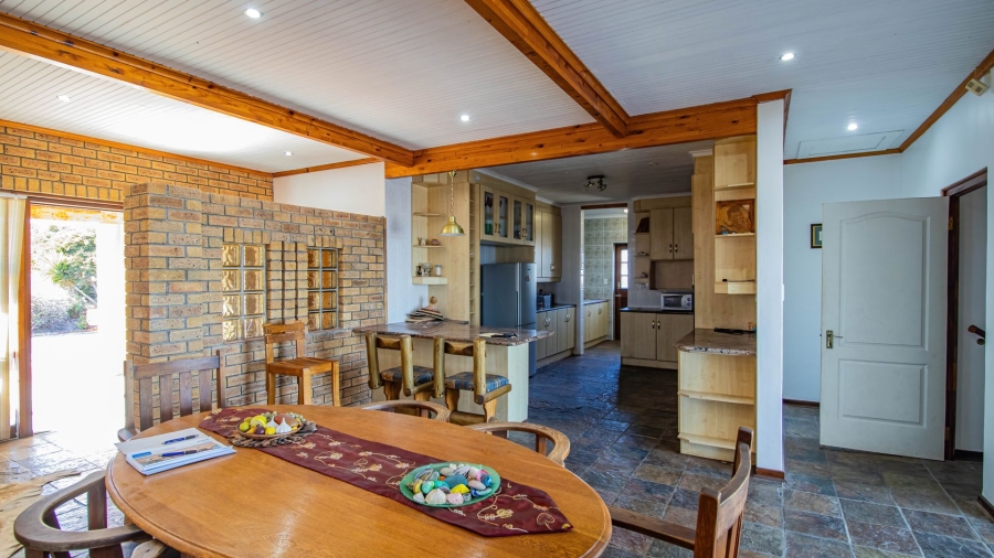 4 Bedroom Property for Sale in Pearl Bay Western Cape